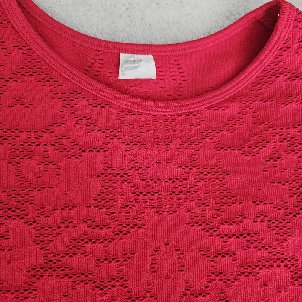 NEW Fabletics Red Seamless Cropped Top Size XS Activewear Athletic Sporty - Picture 3 of 8